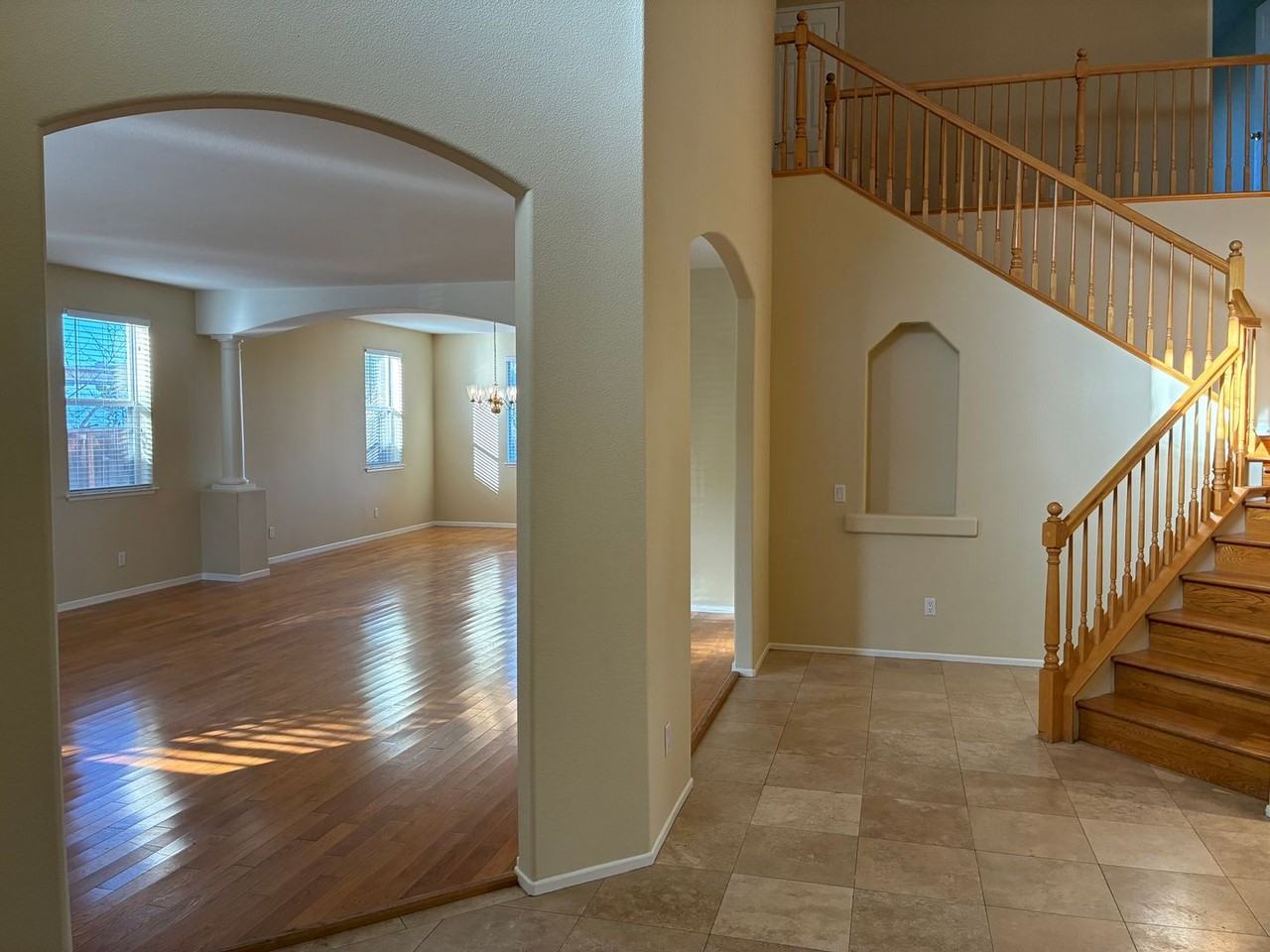 875 Shepard Crest Dr - Photo 5 of 44