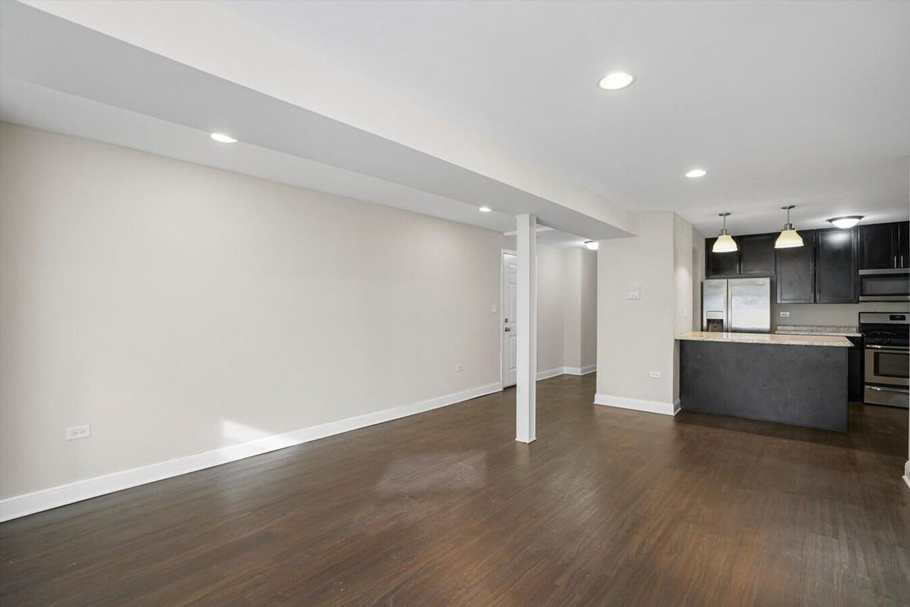 4521 S Michigan Ave - Photo 2 of 18