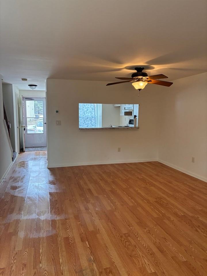 1250 Independence Sq - Photo 6 of 15