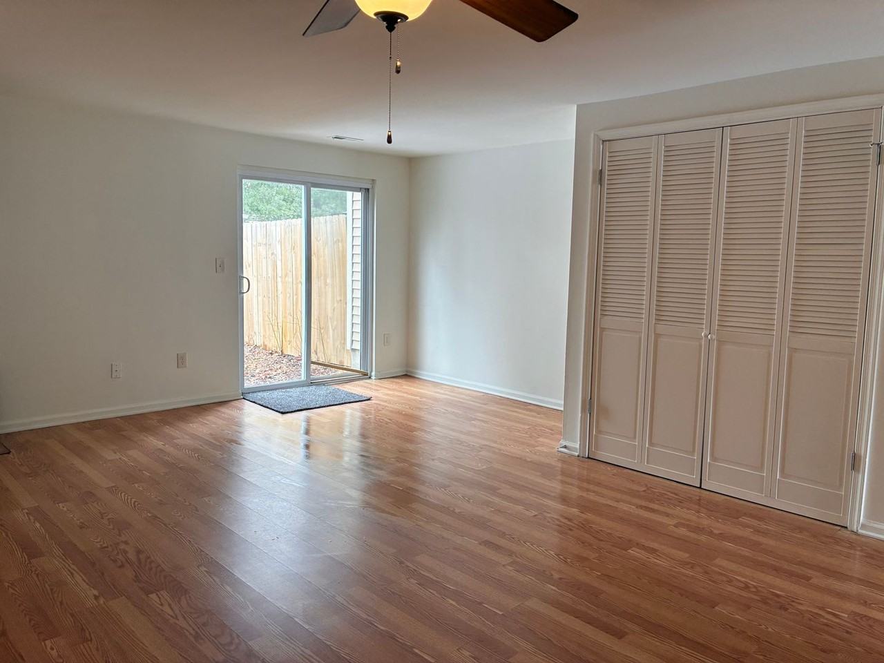 1250 Independence Sq - Photo 7 of 15