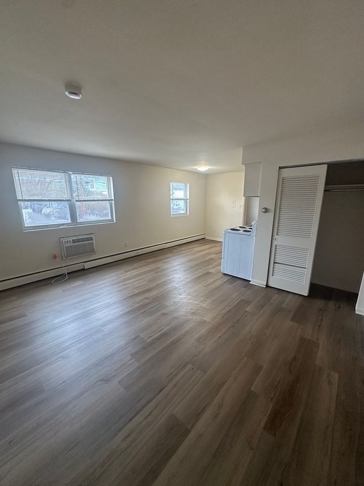 215 Felton Ave - Photo 2 of 9