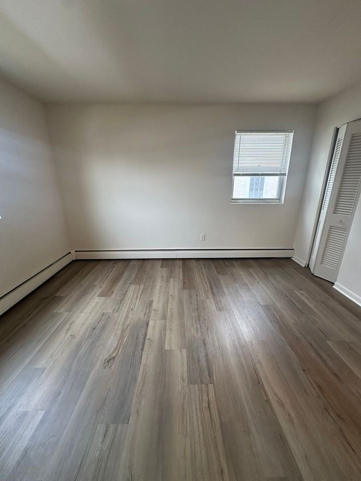 215 Felton Ave - Photo 6 of 9