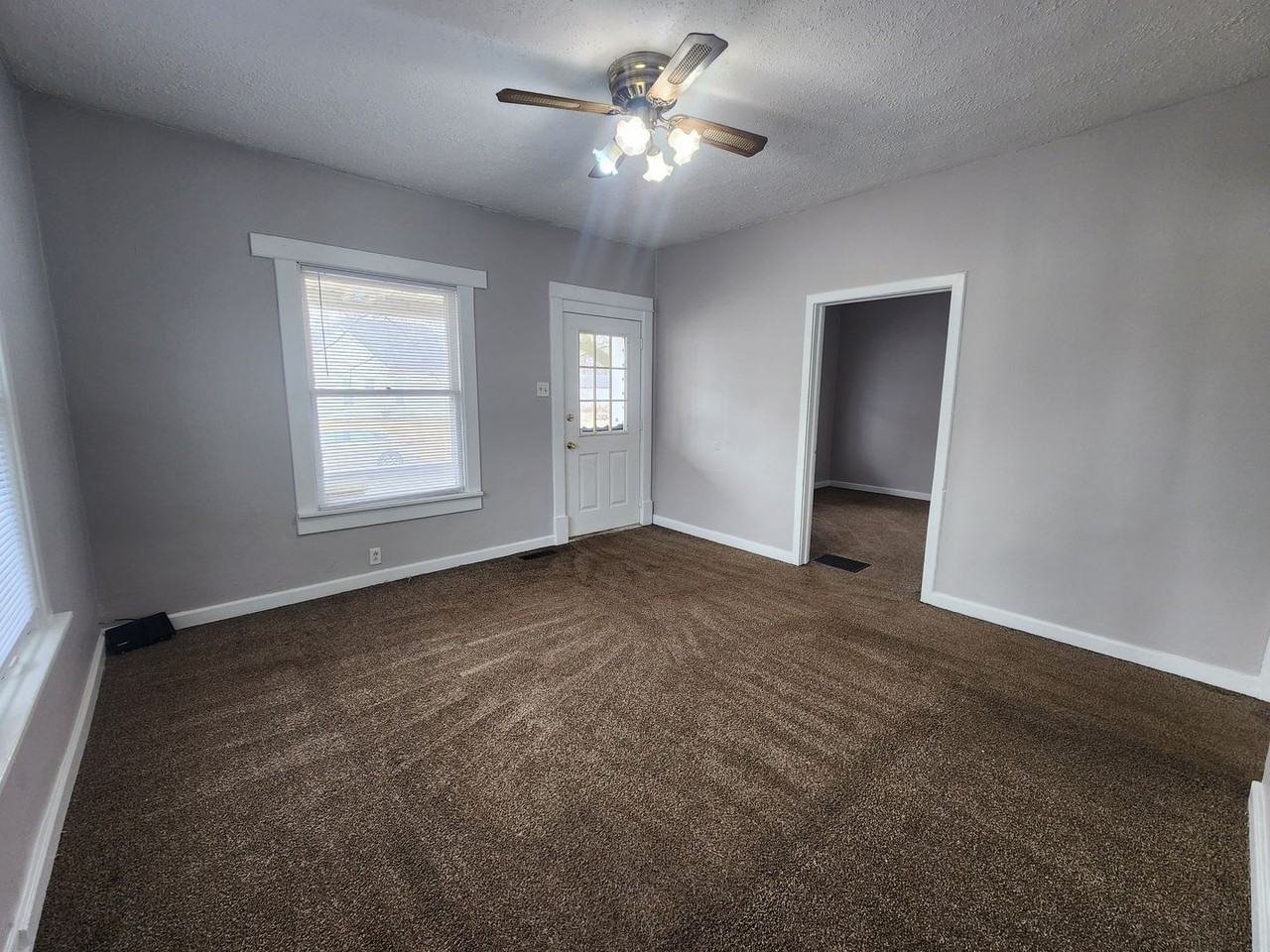 1436 Sycamore St - Photo 3 of 11