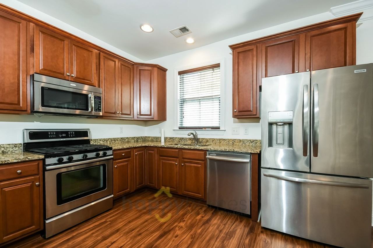 5194 Celtic Dr - Photo 5 of 18