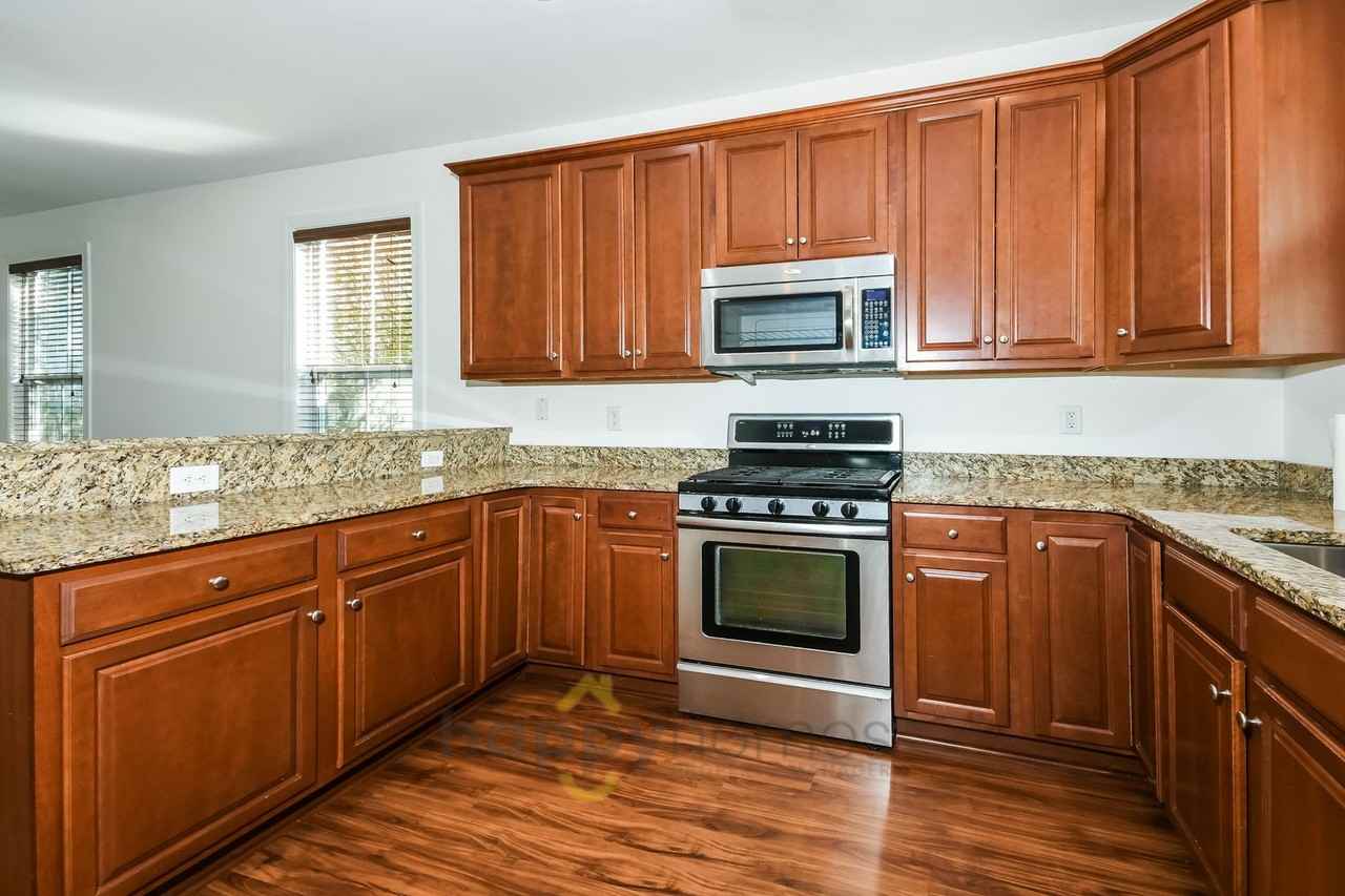 5194 Celtic Dr - Photo 6 of 18