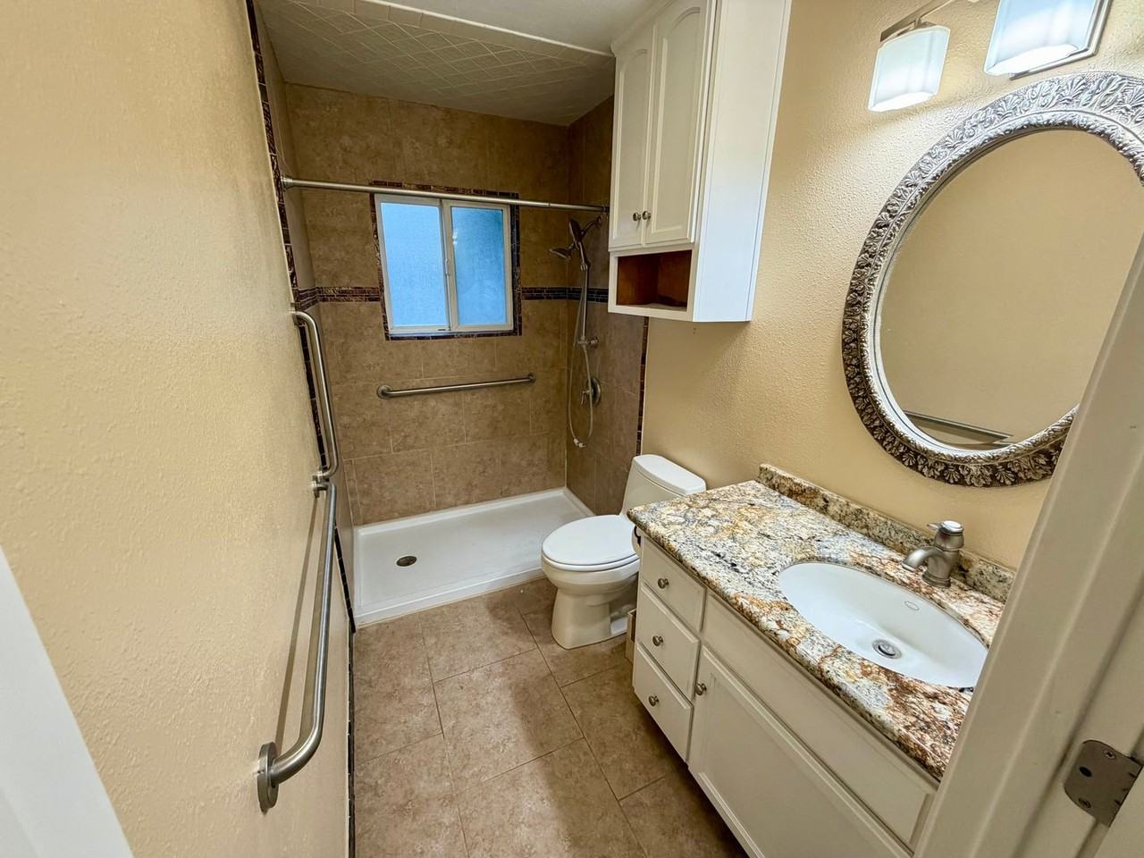 1903 Snyder Ln - Photo 7 of 16