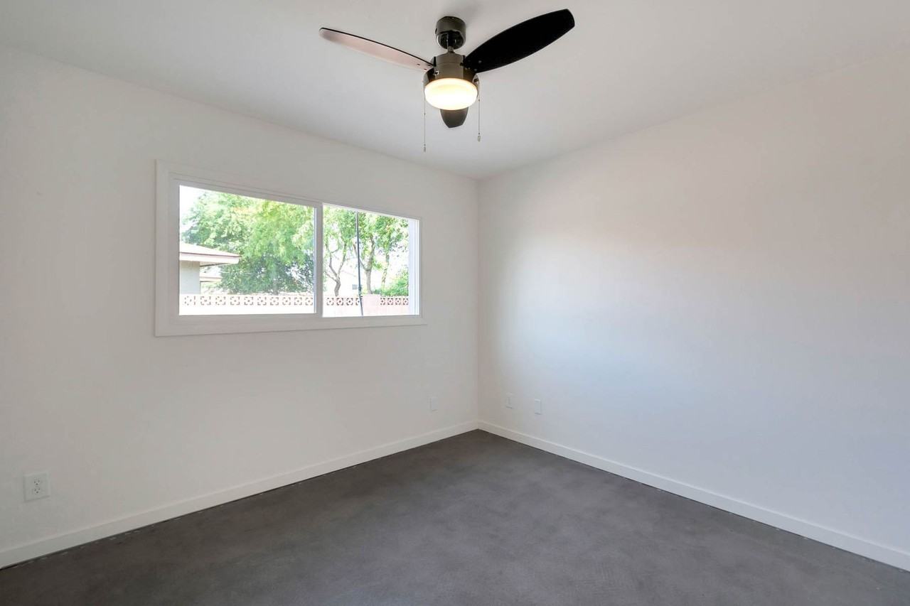 934 E Manhatton Dr - Photo 5 of 14