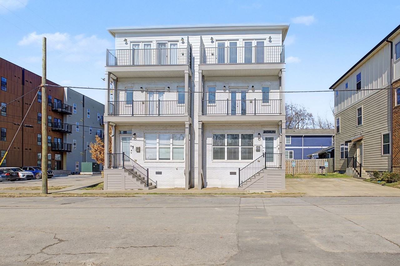 123 Berry St - Photo 3 of 33