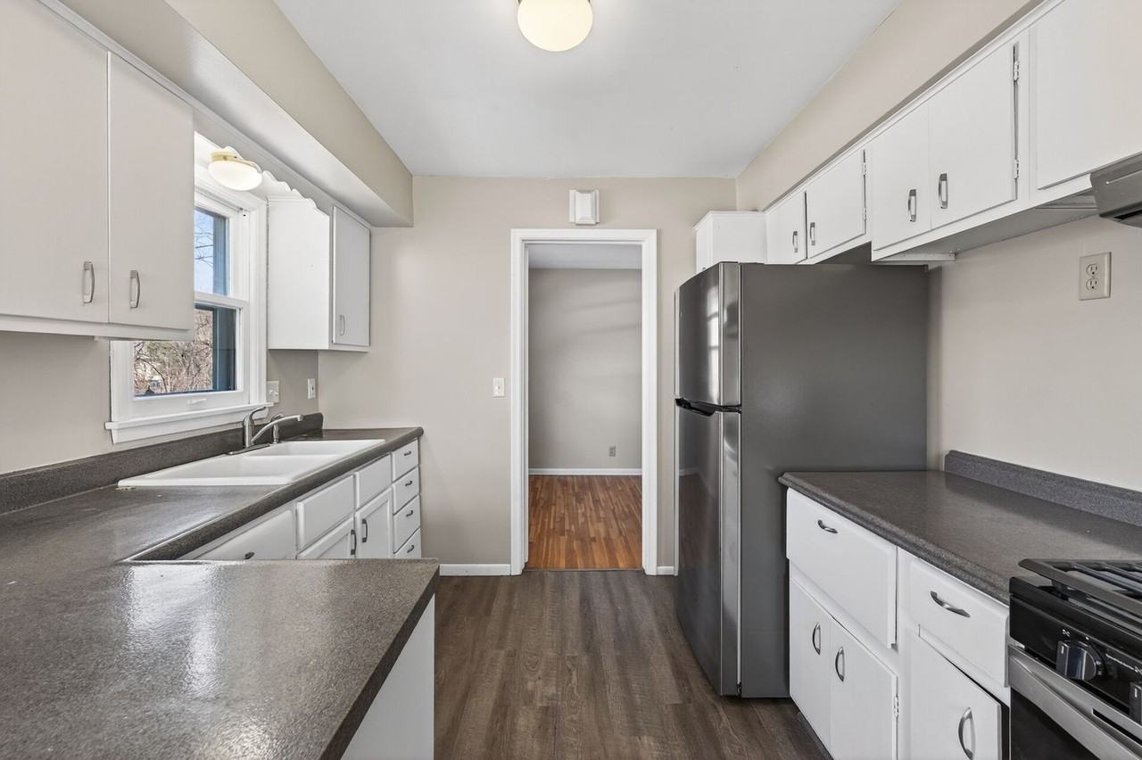 7533 Major Ave N - Photo 2 of 30