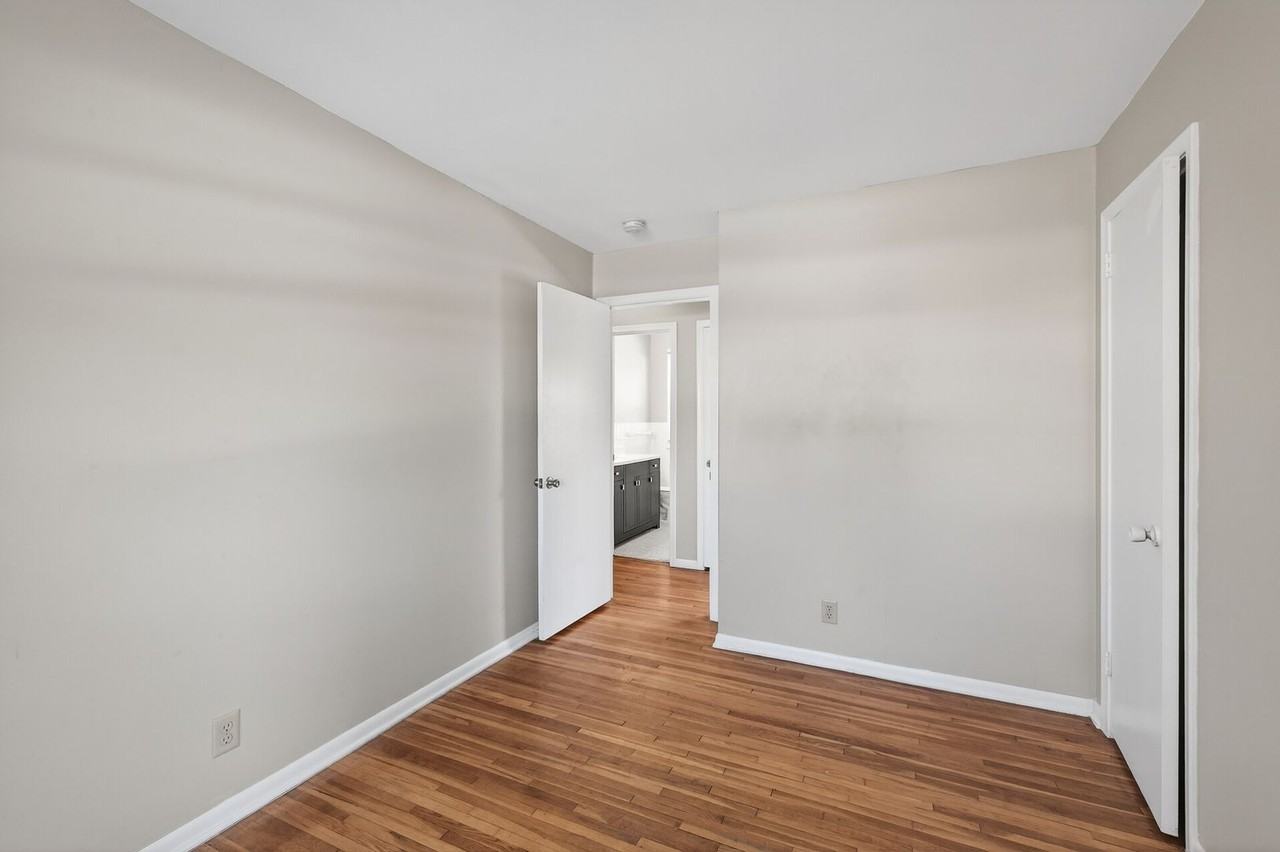 7533 Major Ave N - Photo 7 of 30