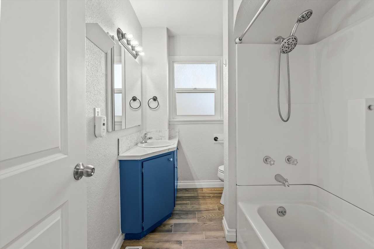 6928 E I St - Photo 7 of 30