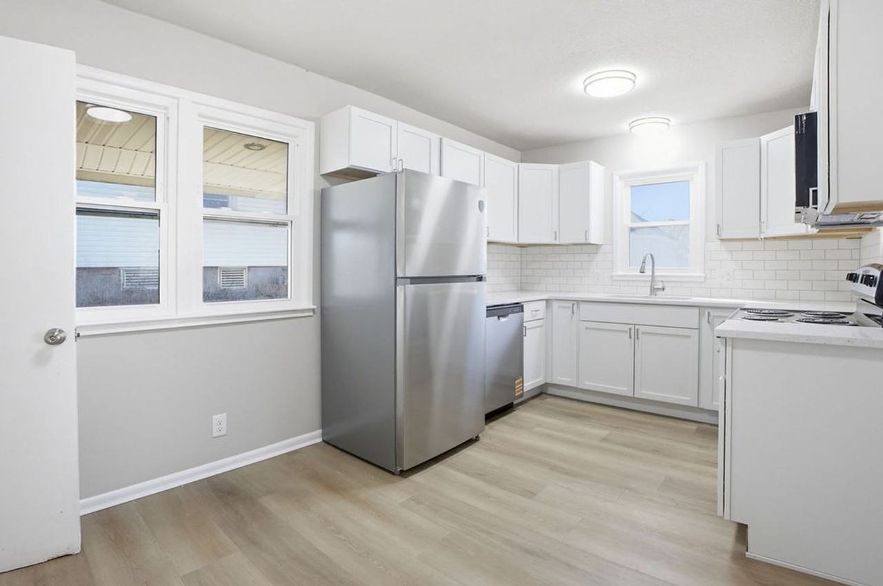 1613 S 19th St - Photo 7 of 36