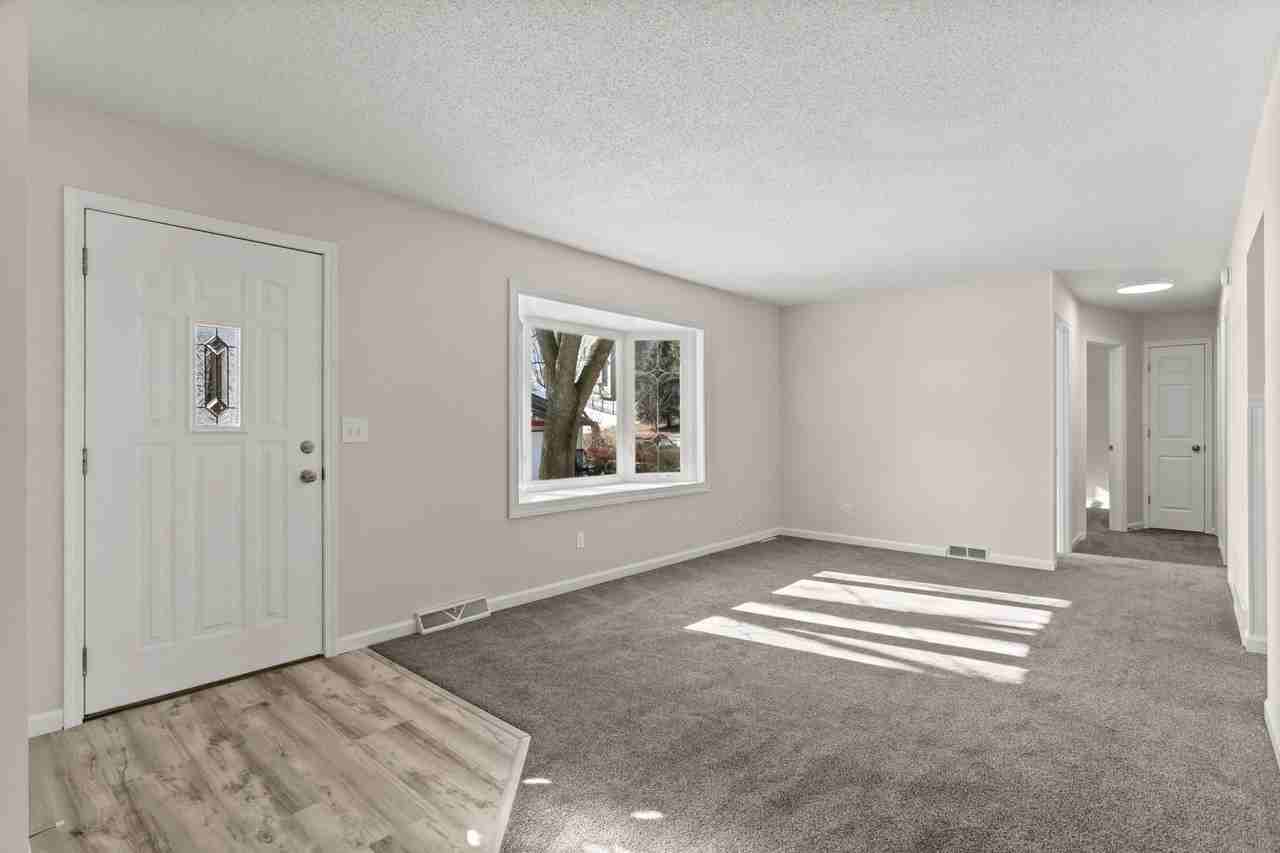 14169 Upper - Photo 3 of 17