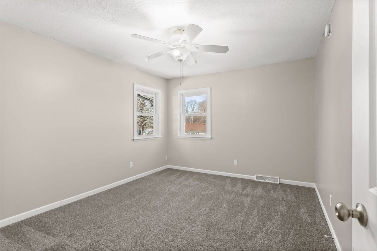 14169 Upper - Photo 7 of 17