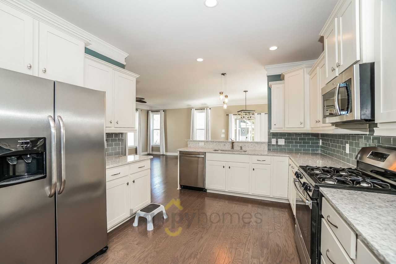 1144 Twitchell St - Photo 6 of 23