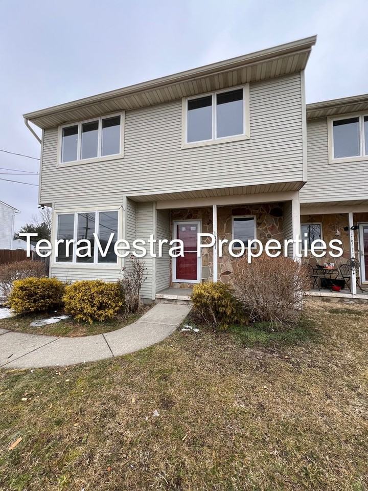 1901 S East Blvd - Photo 3 of 17