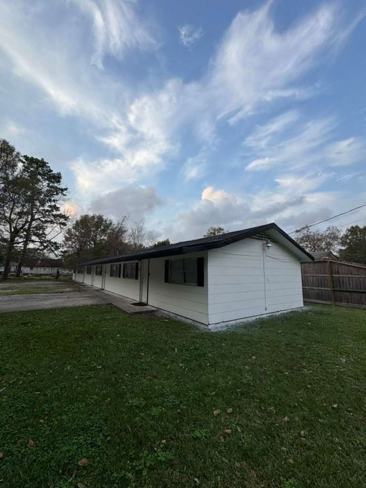 116 6th Ave - Photo 3 of 6