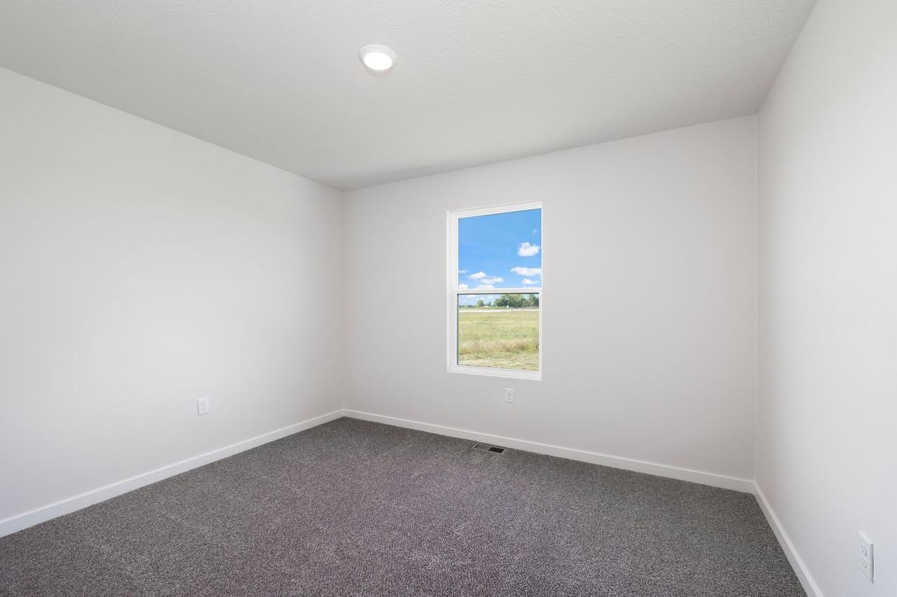 2565 S Cheri Dr - Photo 2 of 23