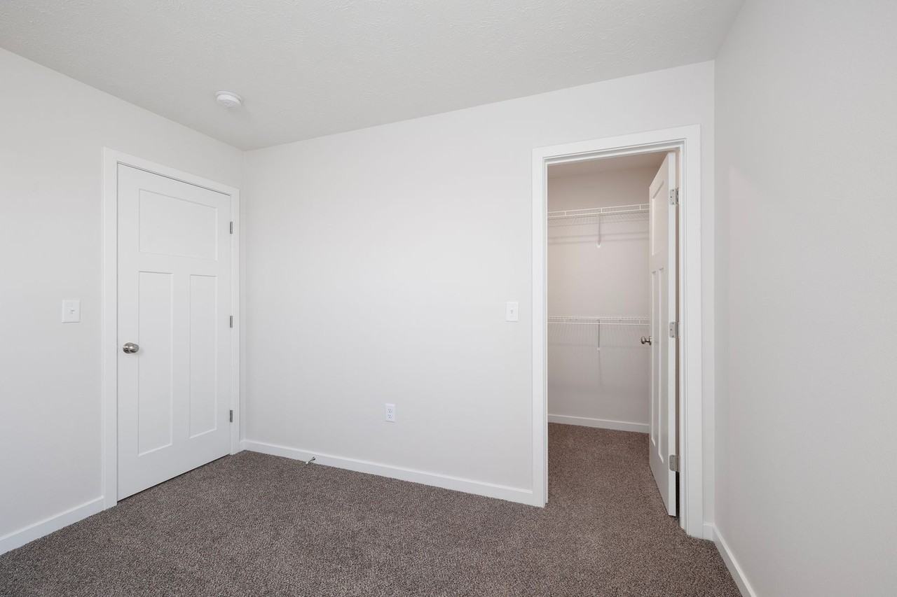 2565 S Cheri Dr - Photo 6 of 23