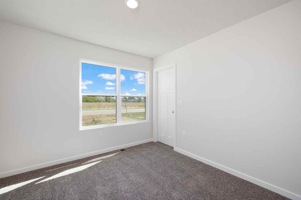 2565 S Cheri Dr - Photo 7 of 23