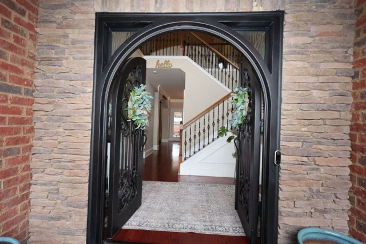 4296 Constellation Blvd - Photo 3 of 34