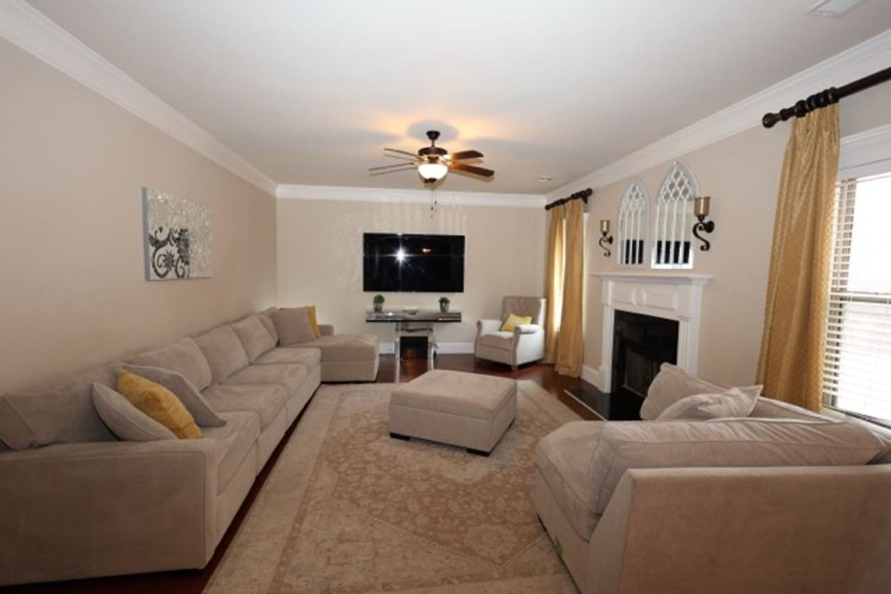 4296 Constellation Blvd - Photo 6 of 34