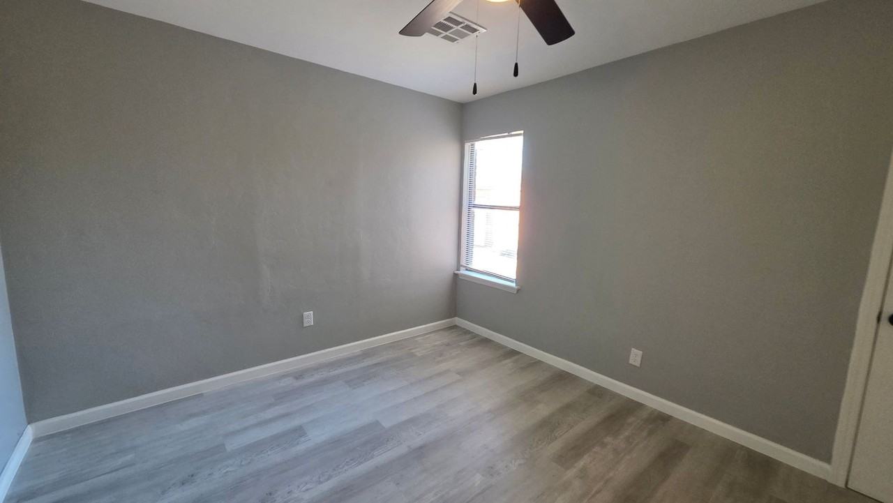 1536 Sw 38th St - Photo 6 of 20