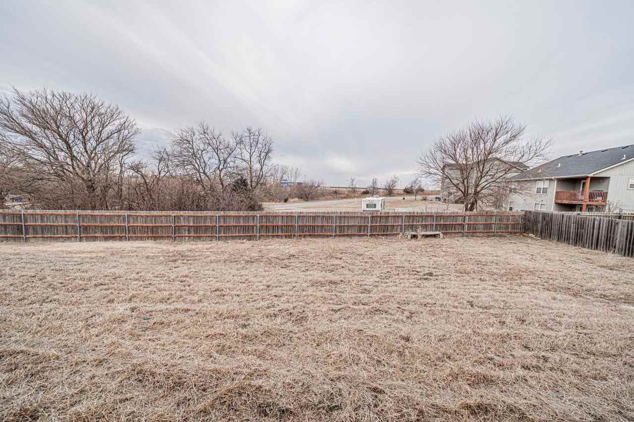 1509 Paige Ct - Photo 4 of 46