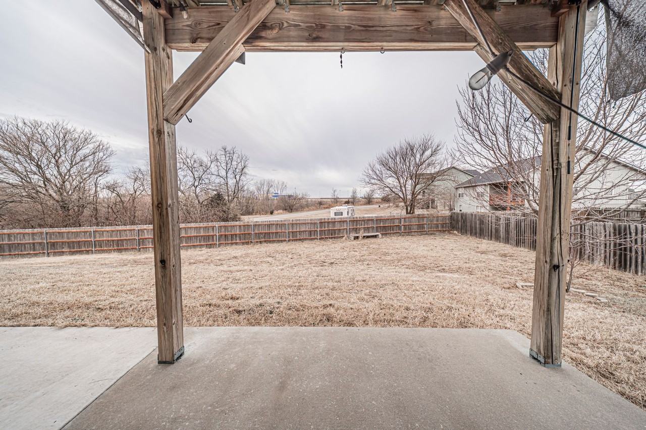 1509 Paige Ct - Photo 6 of 46