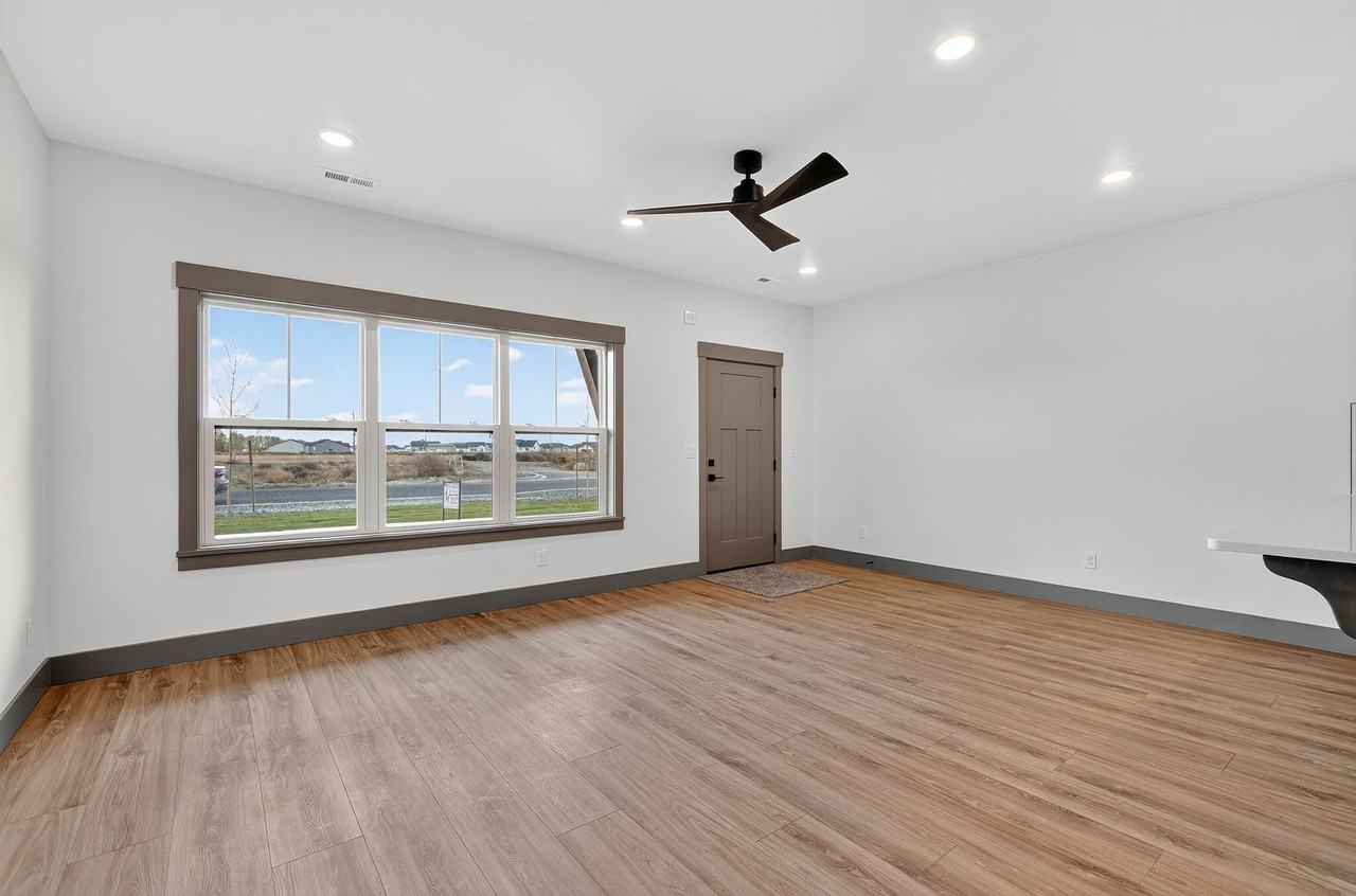 4955 N Beach Dr - Photo 5 of 43