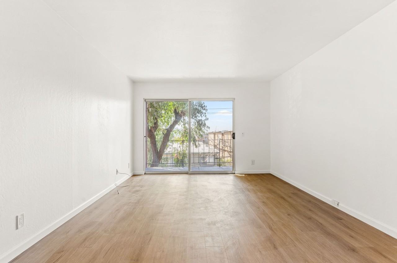 3751 Harrison St - Photo 2 of 22