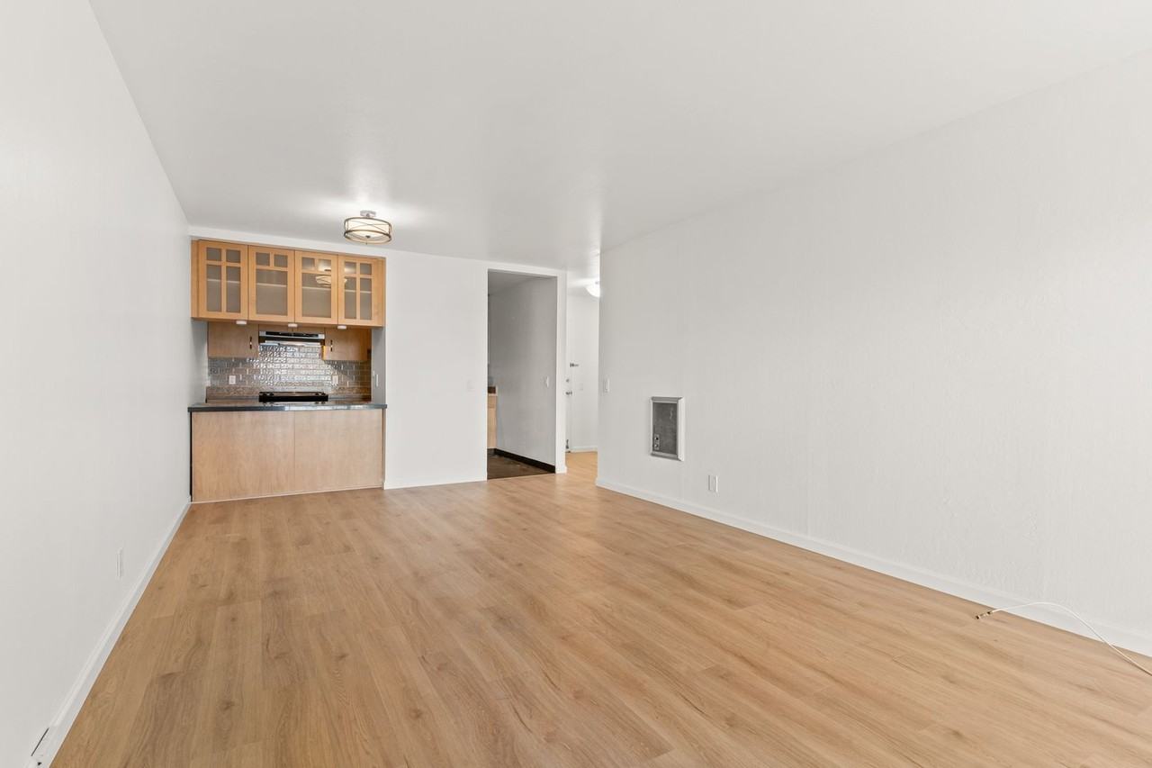 3751 Harrison St - Photo 6 of 22