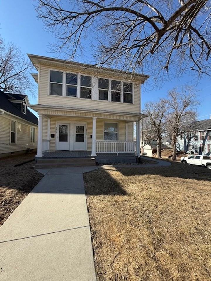 2402 S 10th St - Photo 2 of 15