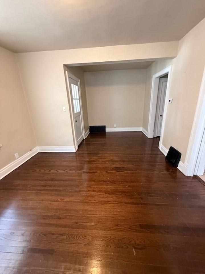 2402 S 10th St - Photo 3 of 15