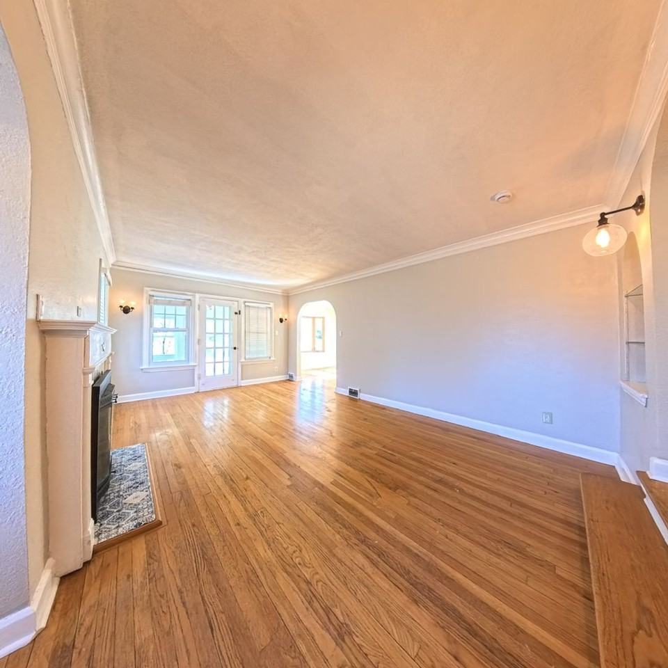 1314 Burlington Ter - Photo 2 of 24