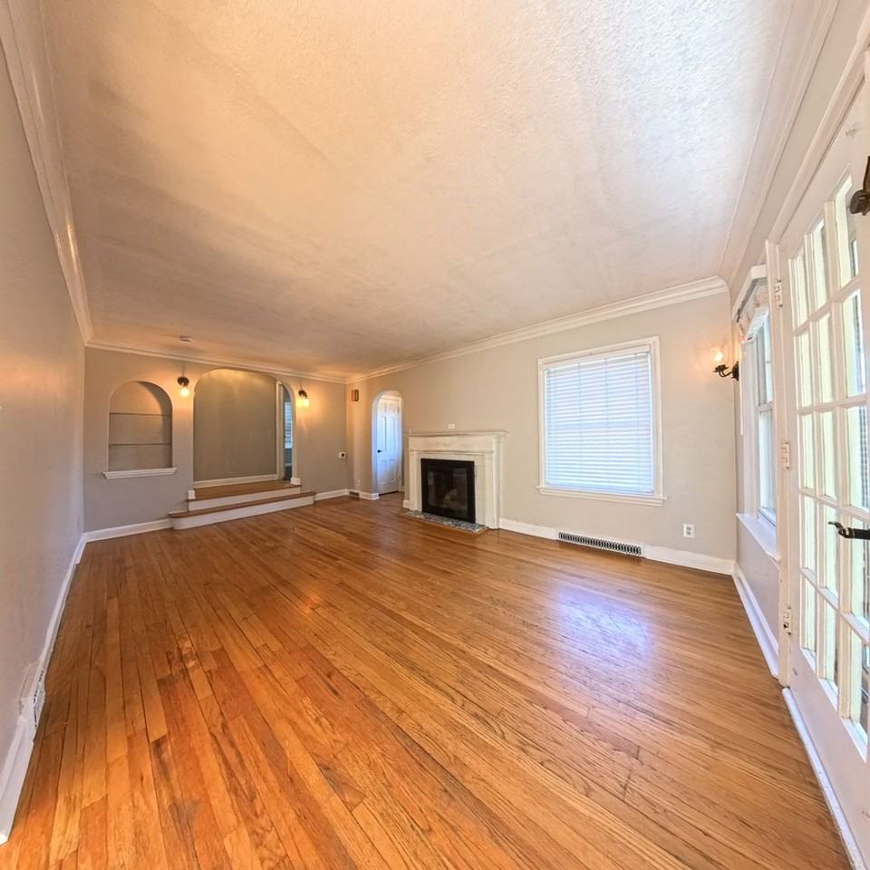 1314 Burlington Ter - Photo 3 of 24