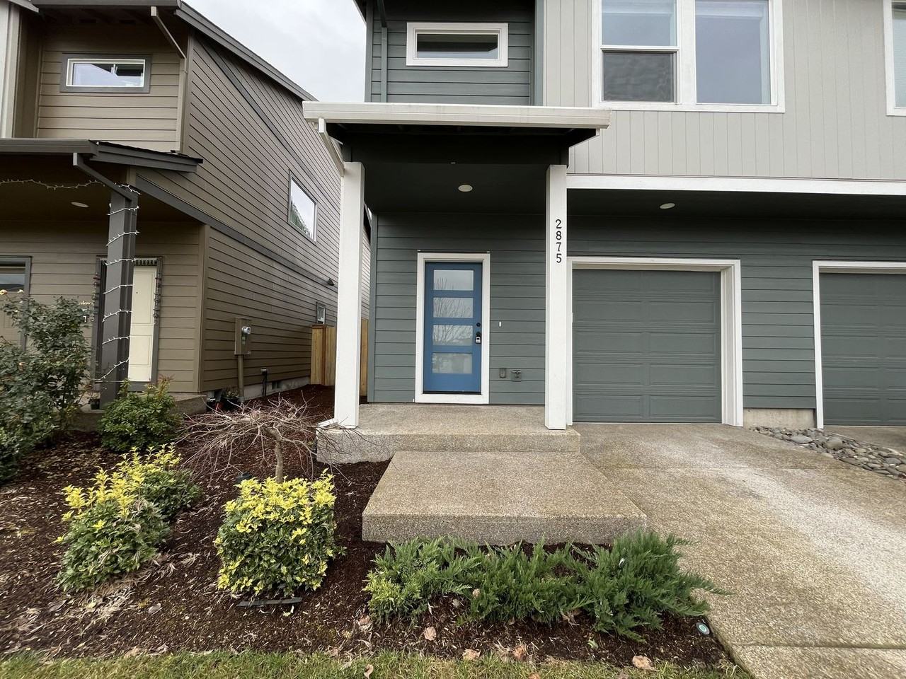 2875 S Magnolia Dr - Photo 3 of 49