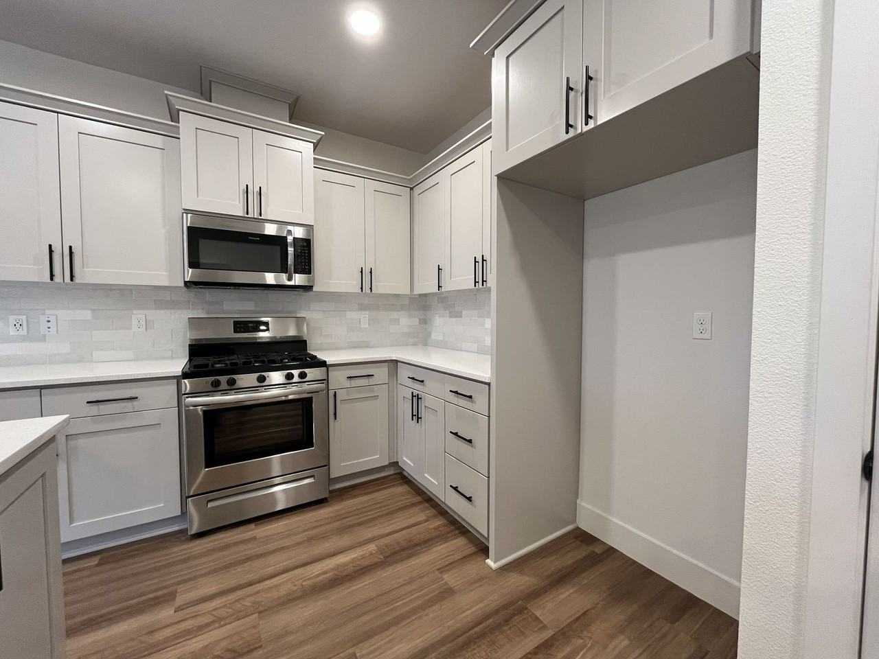 2875 S Magnolia Dr - Photo 7 of 49