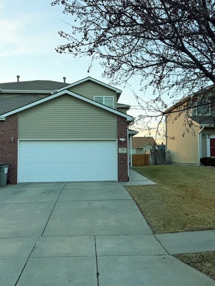 7353 N 17th Ct - Photo 2 of 15