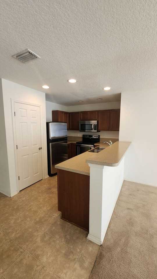 269 Michelangelo Pl - Photo 4 of 19