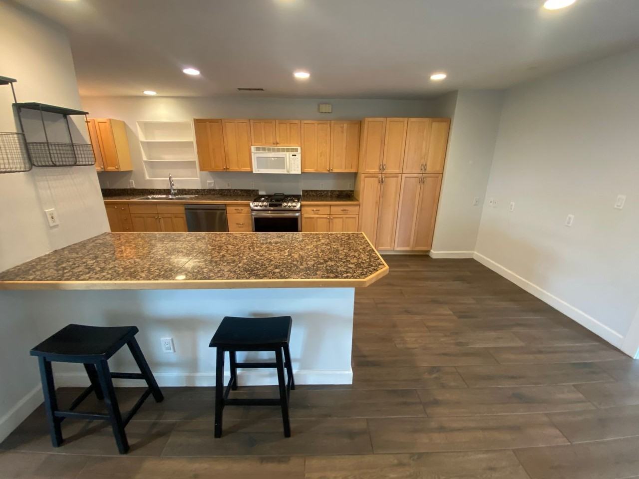 7713 N 17th Ave - Photo 4 of 31