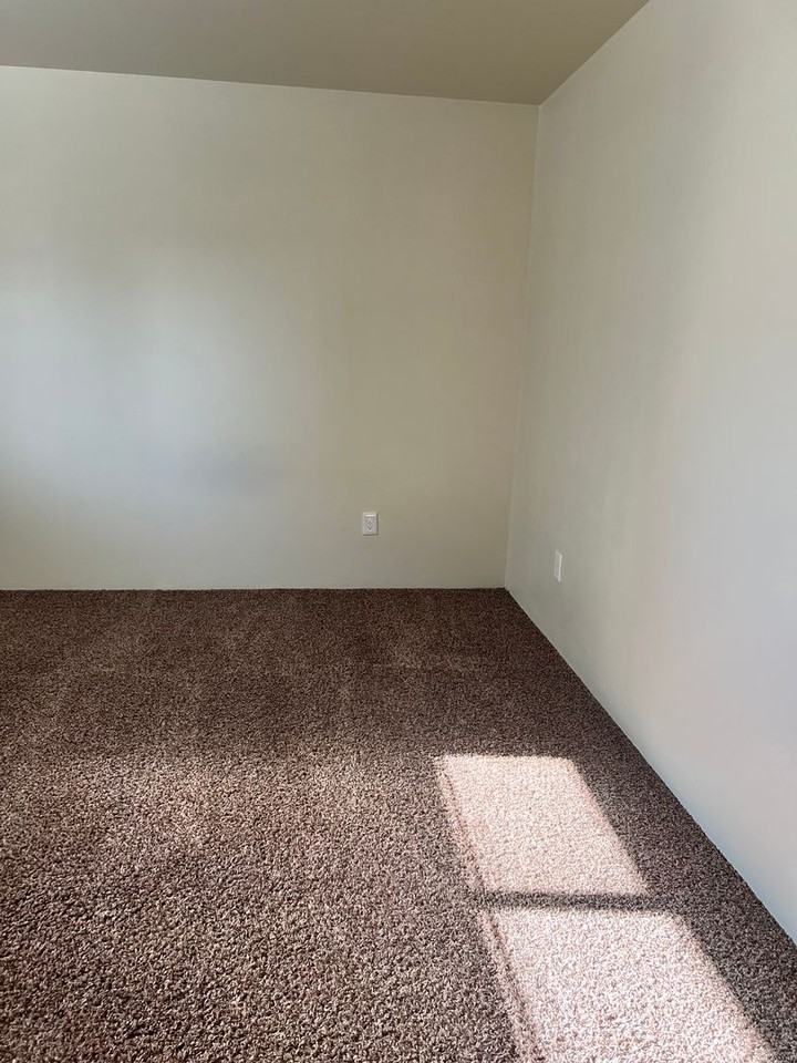 644 Fillmore St - Photo 5 of 10