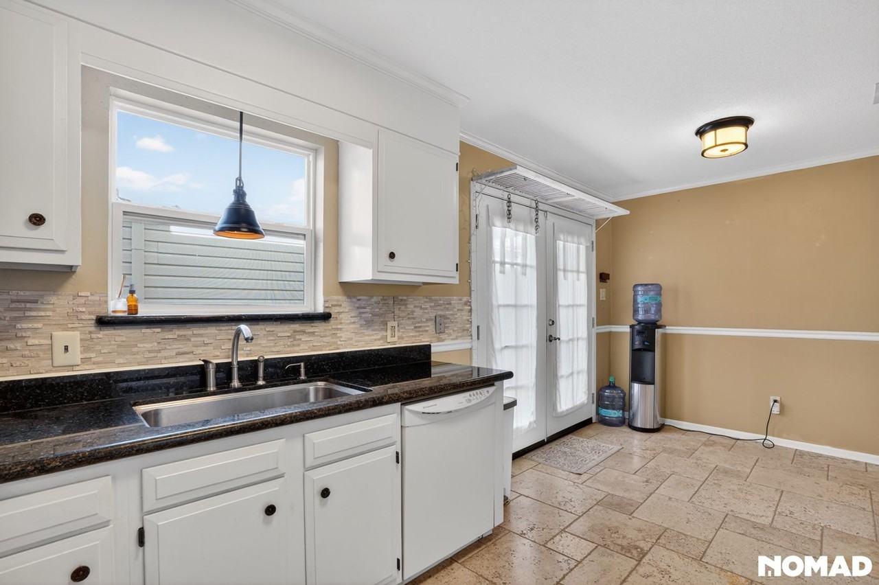 8960 Manion Dr - Photo 4 of 25