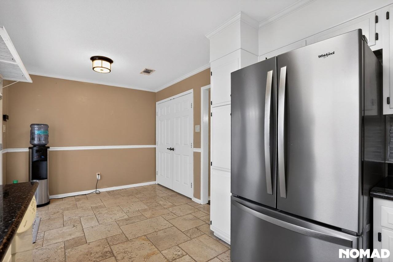 8960 Manion Dr - Photo 5 of 25