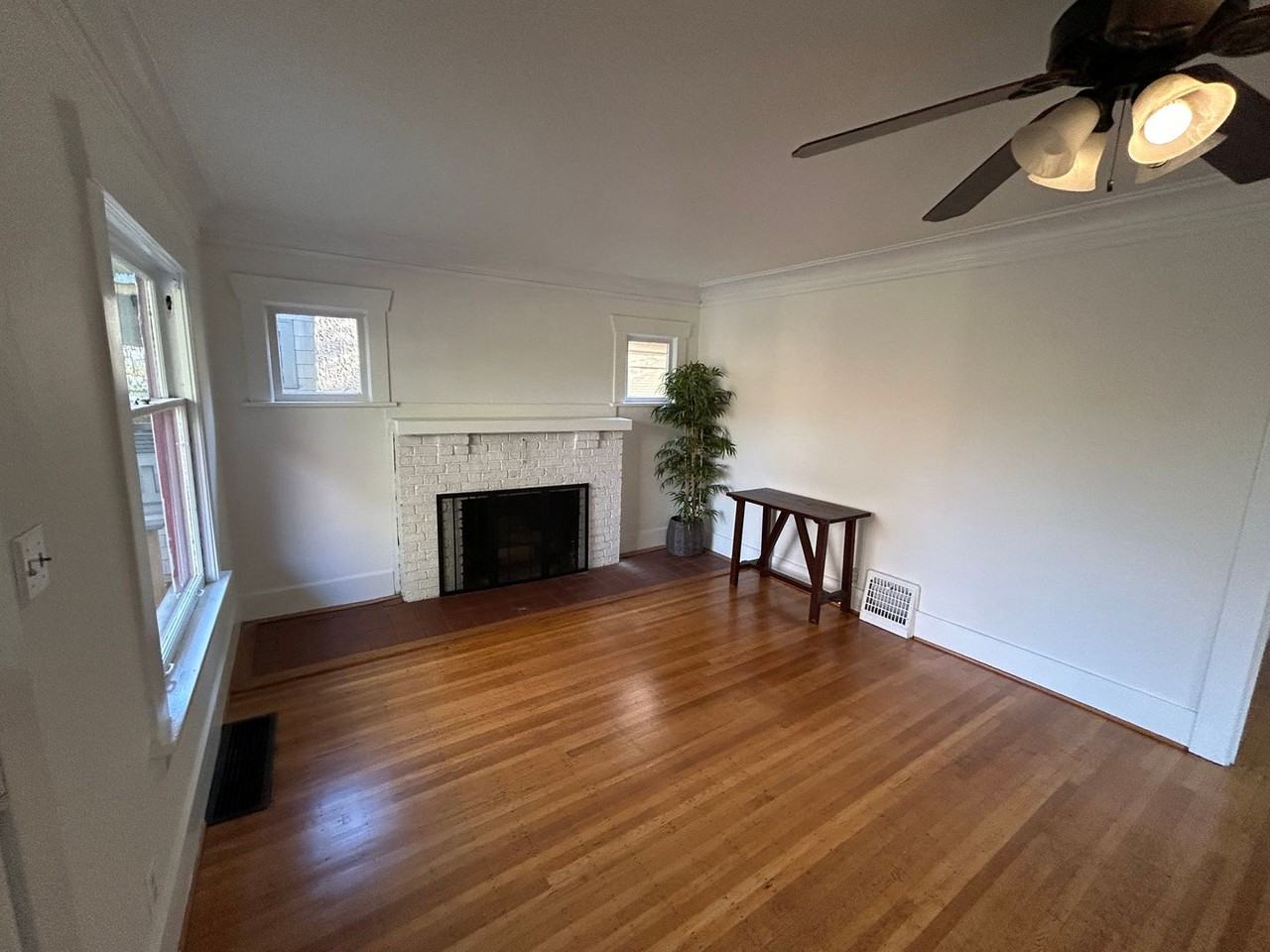 519 W Raye St - Photo 3 of 26