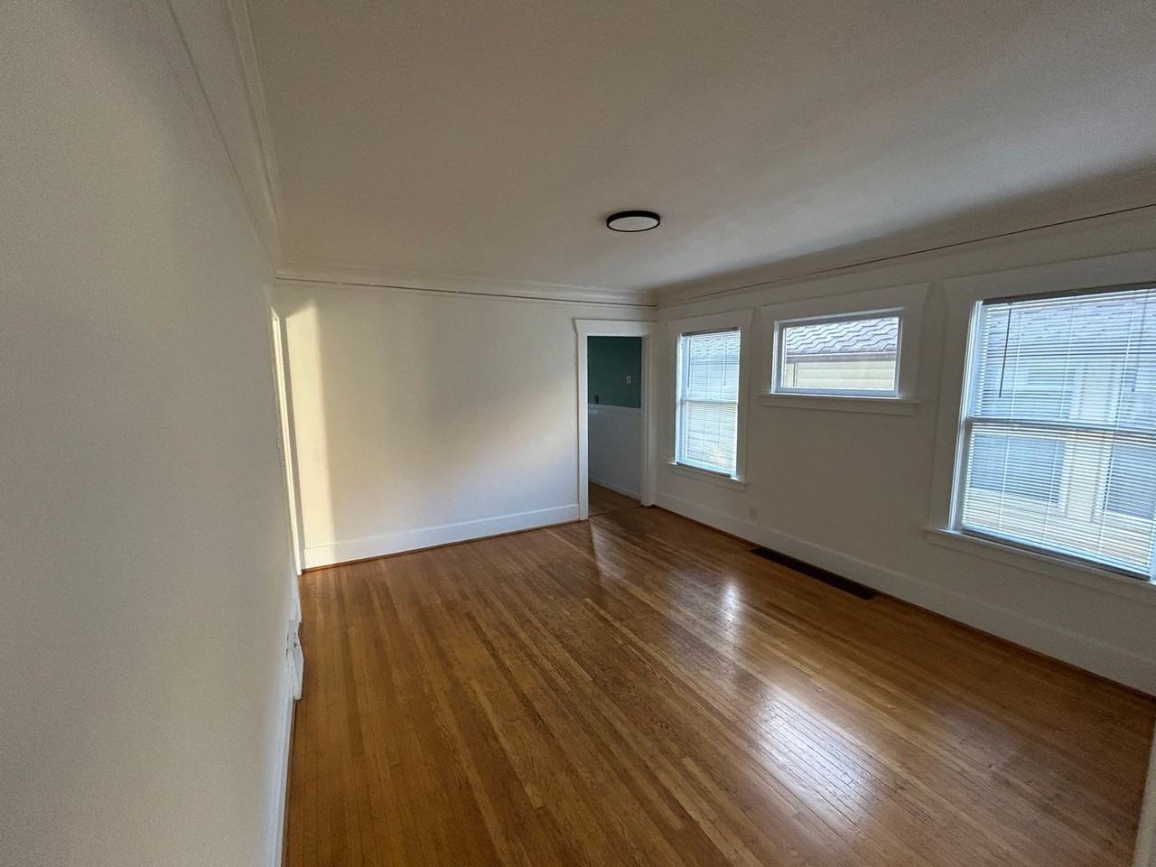 519 W Raye St - Photo 5 of 26