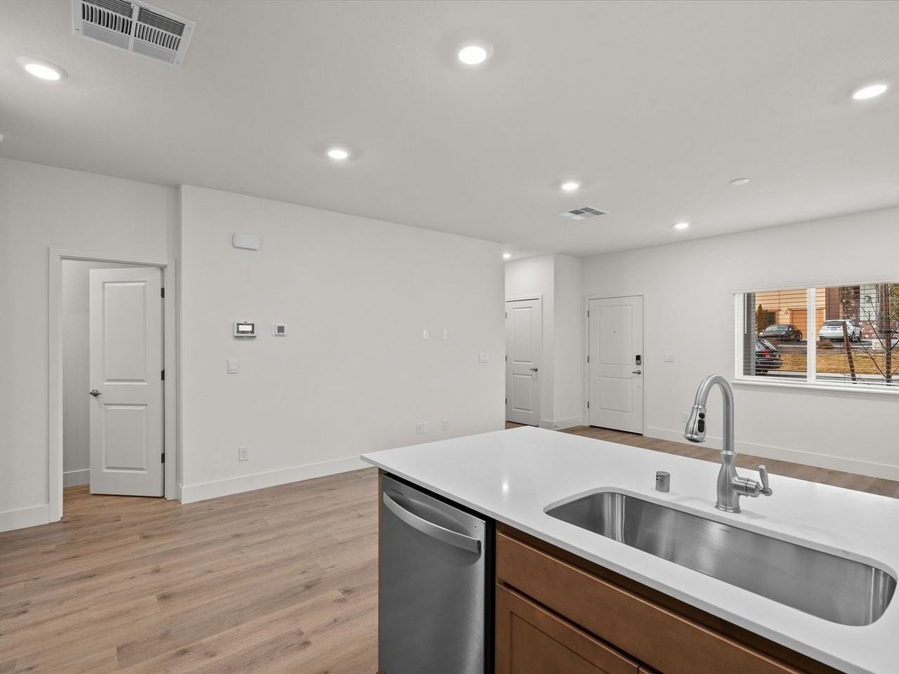 1641 Icelandic Way - Photo 6 of 27