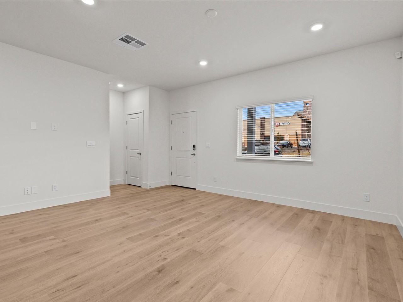 1641 Icelandic Way - Photo 7 of 27