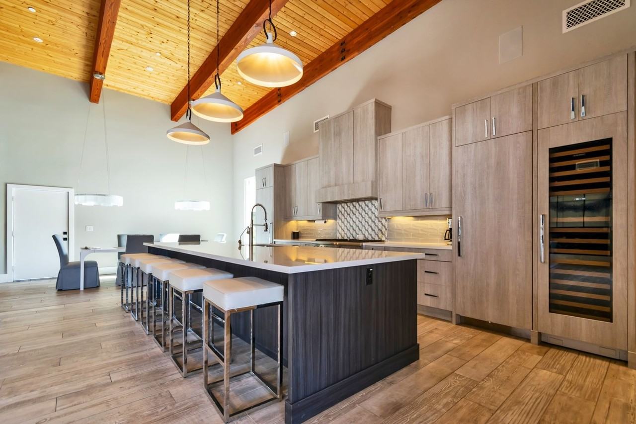 5854 N 42nd St - Photo 6 of 36