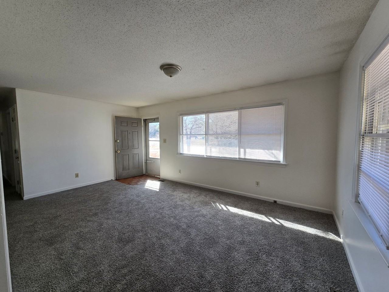 1929 Crestview Dr - Photo 2 of 23